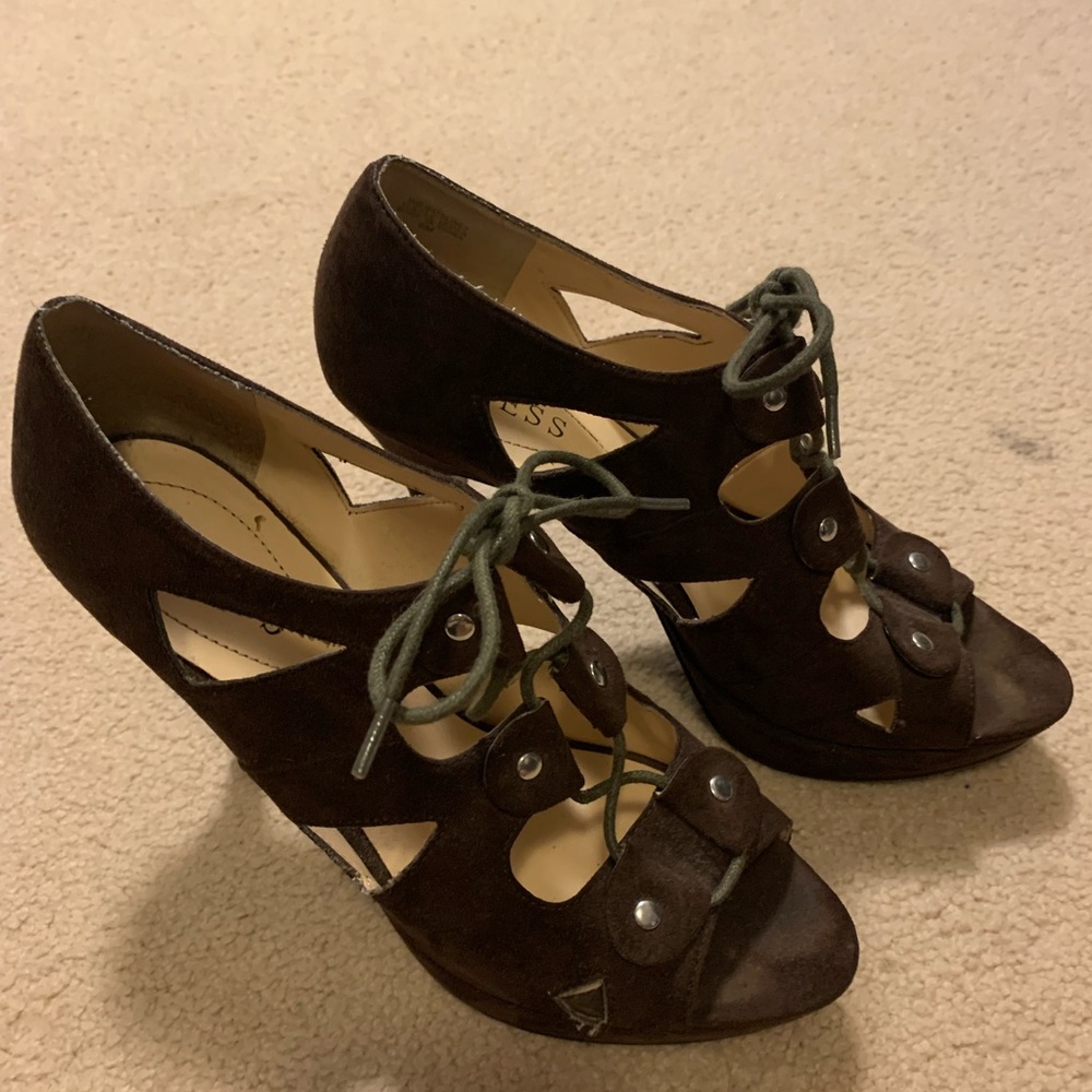 Guess womens size 9 brown suede heel booties